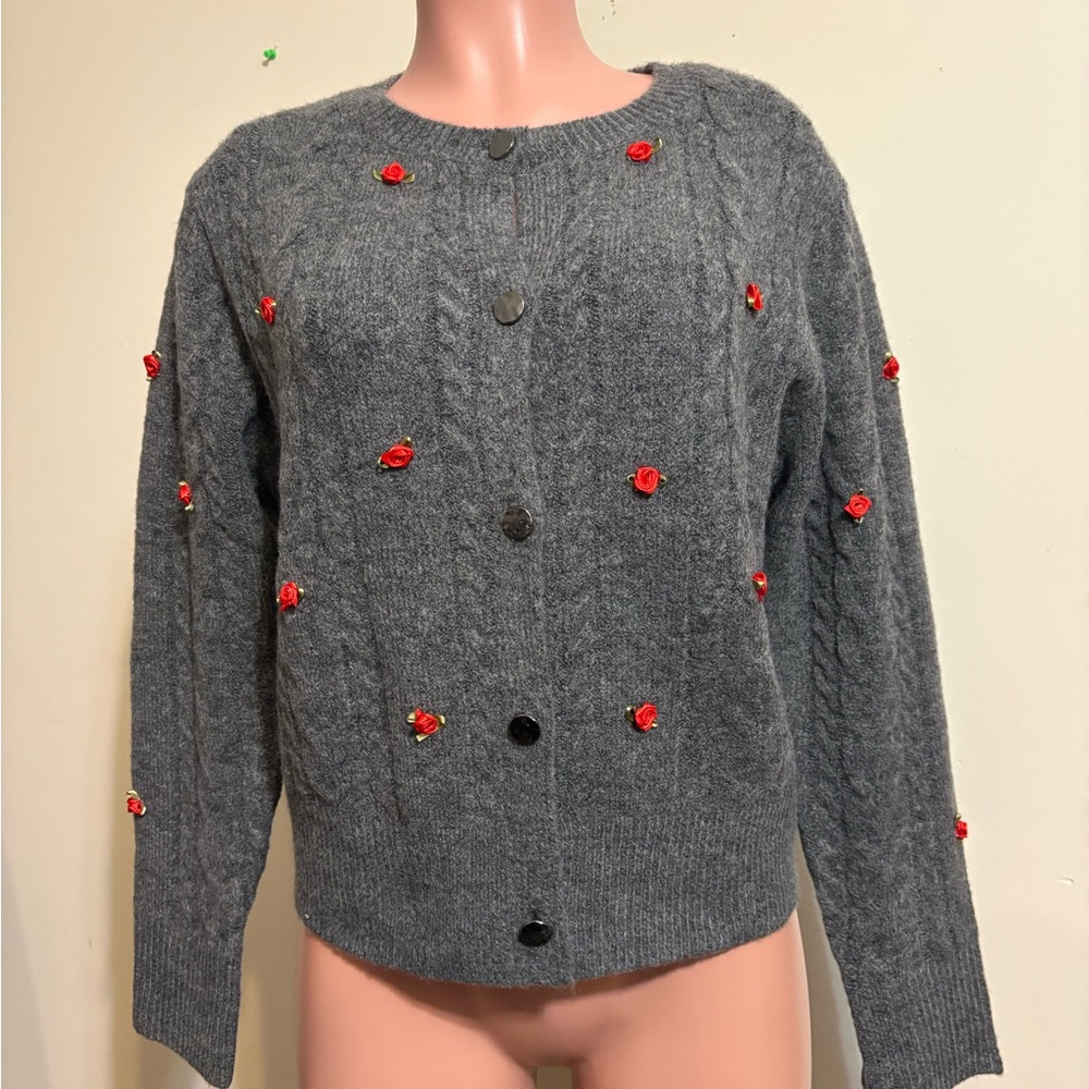 Hazel Moon Women’s Large Gray button down cardigan silver‎ buttons W/Red Roses